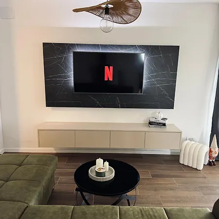 Nyaraló Aurora Noir Retreat *