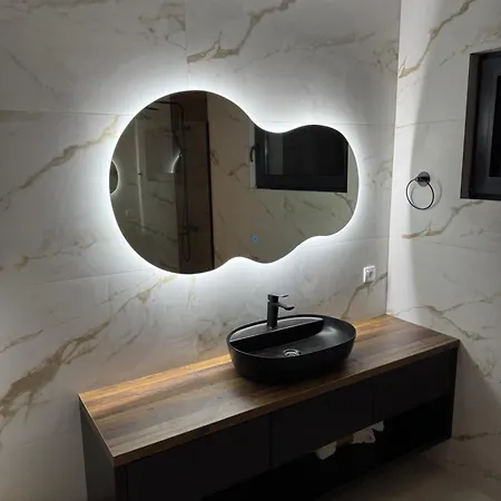 Aurora Noir Retreat Nyaraló *